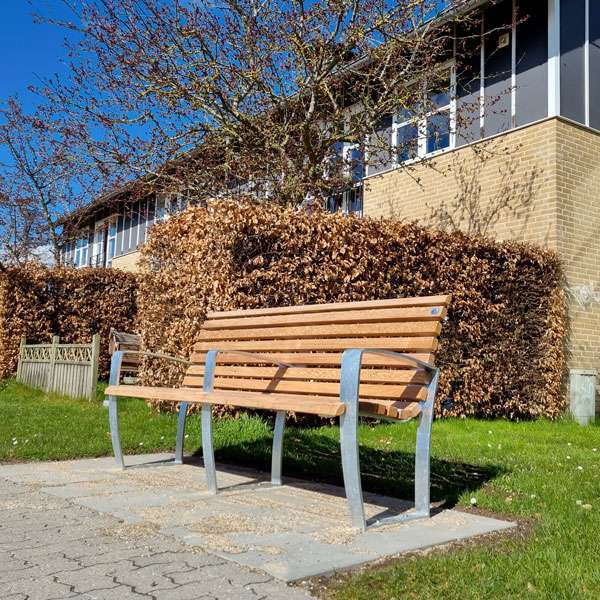 Miljöhus & Parkmöbler | Parkbänkar | FalcoRelax bänk med ryggstöd Miljöhus & Parkmöbler | Parkbänkar | FalcoRelax bänk med ryggstöd | image #2 |