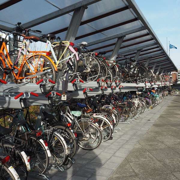 Cykelställ & cykelparkering | Cykelställ i två våningar och andra kompakta lösningar | FalcoLevel Premium+ - cykelställ i två våningar | image #13 |  