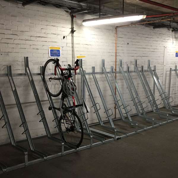 Cykelställ & cykelparkering | Semivertikala cykelställ | Semivertikala cykelställ FalcoVert | image #5 |  