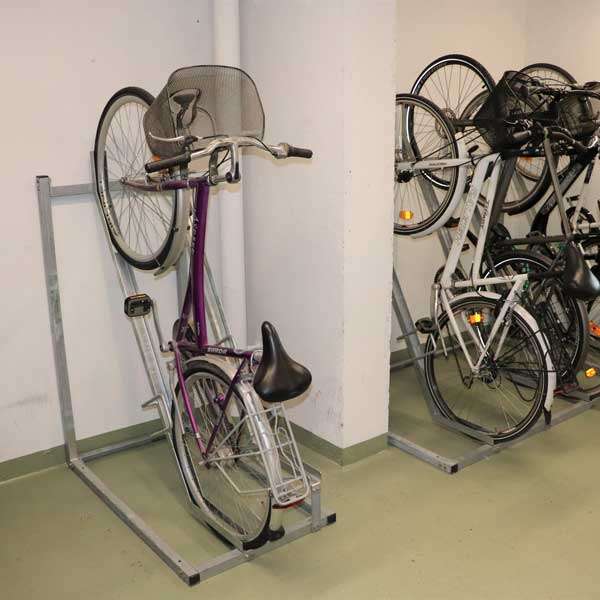 Cykelställ & cykelparkering | Cykelställ i två våningar och andra kompakta lösningar | FalcoVert kompakt cykelställ | image #3 |  