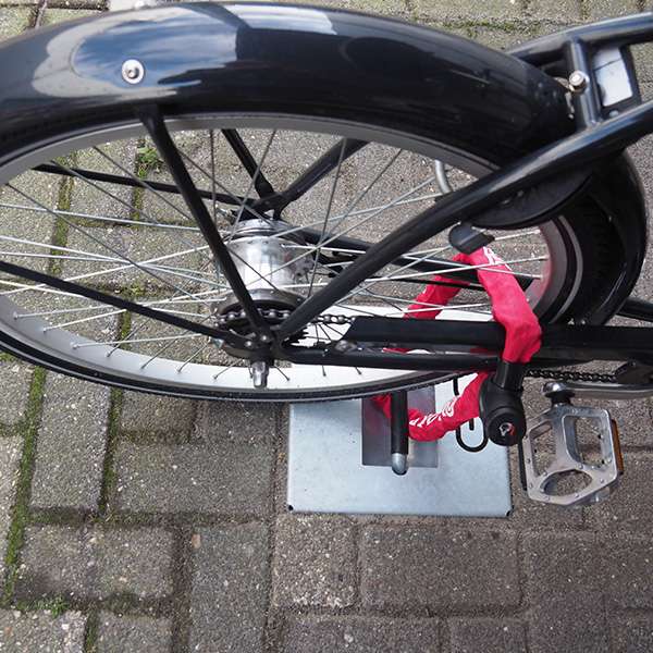Cykelställ & cykelparkering | Stödräcke | Falco Loop - låsögla för lådcyklar, lastcyklar & mopeder/motorcyklar | image #5 |  