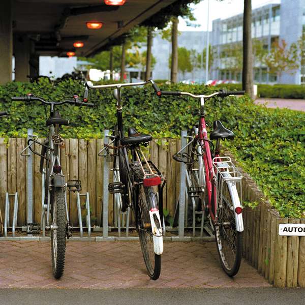 Cykelställ & cykelparkering | Cykelställ med ramfastlåsning | Falco A-11 extra säkert cykelställ med ramlåsning typ Stolpe | image #3 |  cykelställ med ramlåsning