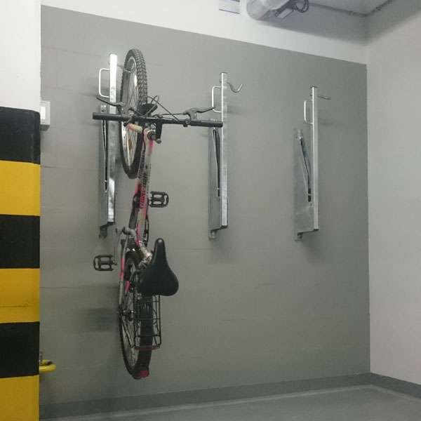 Cykelställ i två våningar & kompakta cykelställ | Cykelställ i två våningar och andra kompakta lösningar | FalcoMaat - vägghängda kompakta cykelställ | image #2 |  