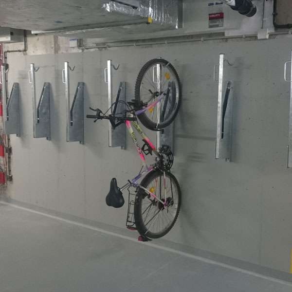 Cykelställ i två våningar & kompakta cykelställ | Cykelställ i två våningar och andra kompakta lösningar | FalcoMaat - vägghängda kompakta cykelställ | image #5 |  