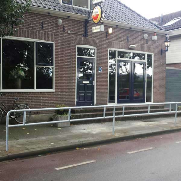 verkeersvoorzieningen geleidehekken verkeersgeleiders