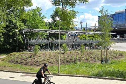 Gullmarsplan Infartsparkering för cyklar - FalcoRail med FalcoLevel Eco Tvåvåningsställ