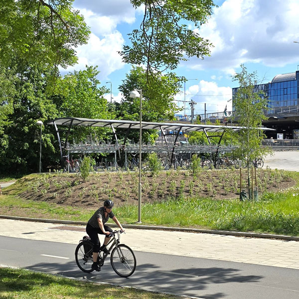 Gullmarsplan Infartsparkering för cyklar - FalcoRail med FalcoLevel Eco Tvåvåningsställ