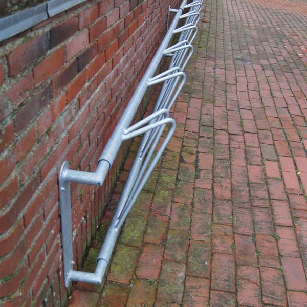 Vägghängt cykelställ Falco-DK, snedställt 45 grader