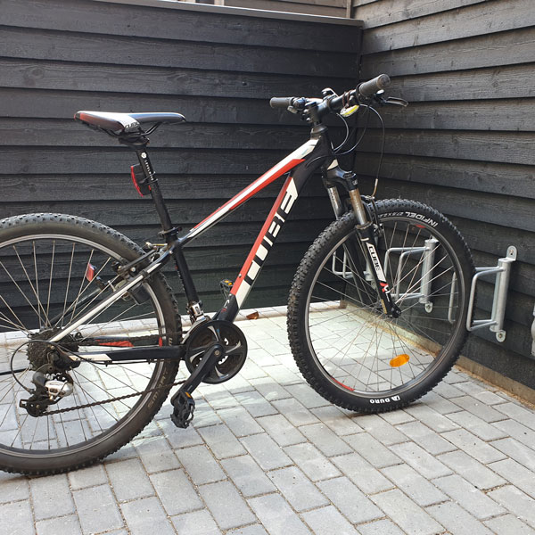 F-1 cykelställ vägg